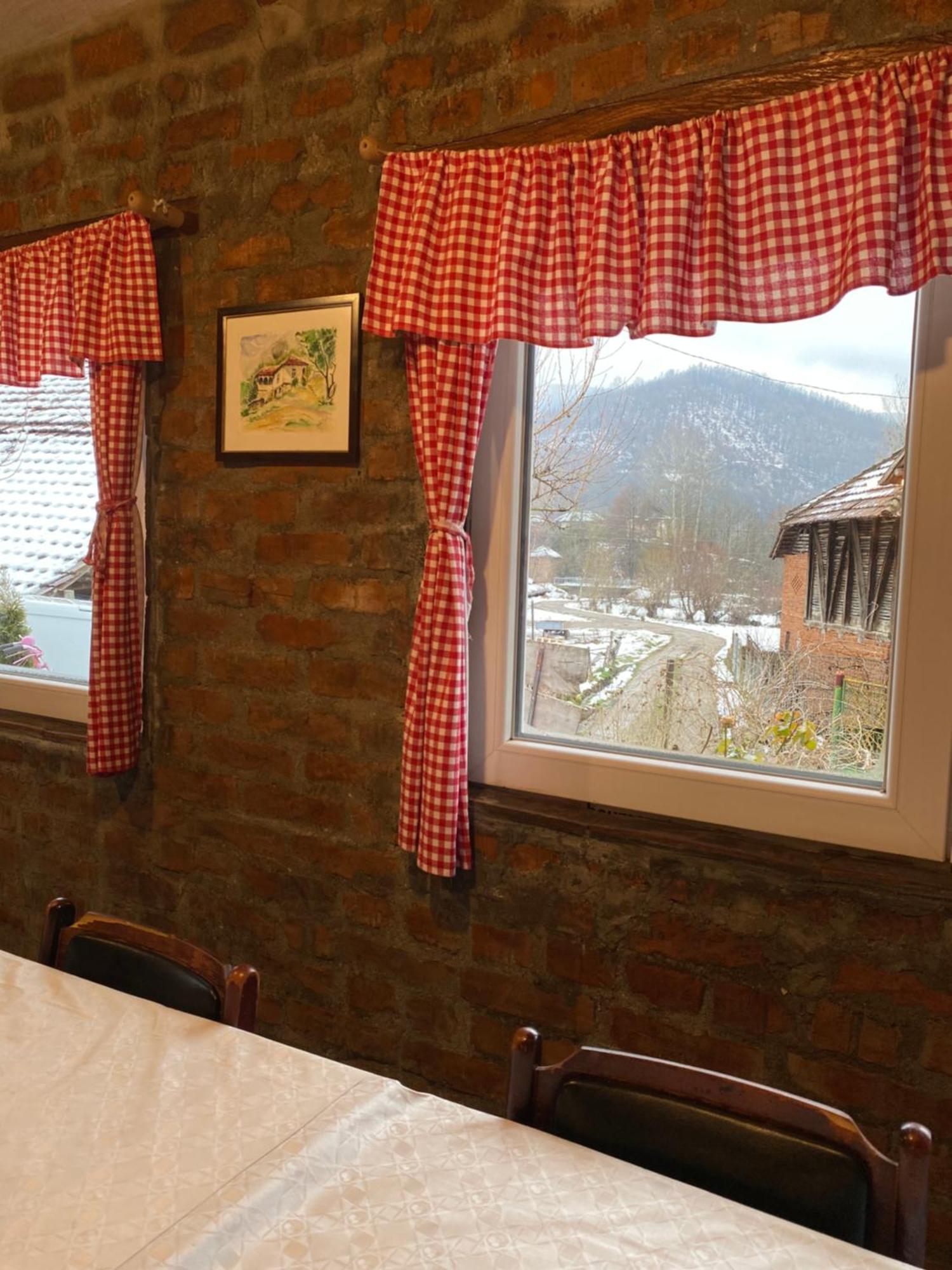 Apartamento Seosko Turisticko Domacinstvo Stanisic Kalna Exterior foto